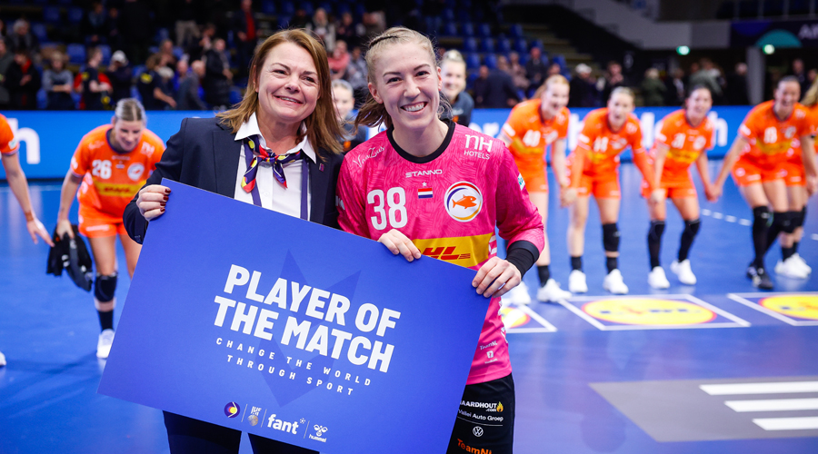 Yara Ten Holte with her hummel Best Player of the Match' award against Czechia 