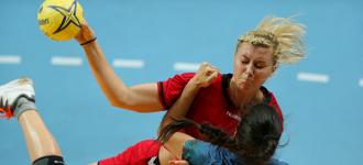 Russian girls fight for gold against Korea