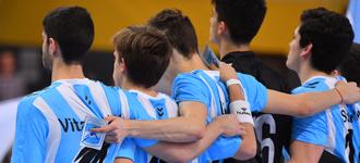 Argentina and hosts looking for eighth-finals upset