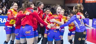 Roller-coaster ride ends with Spain taking group title