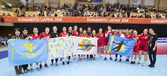 World championship players inspired by the next generation of handball fans in J…