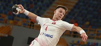 11 goals from Moryto help Poland record winning start