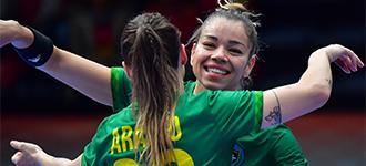 Brazil beat Argentina to seal quarter-final berth