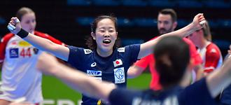 Japan come from behind to beat Austria