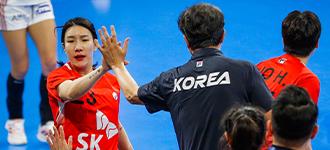 Korea looks to the world in coaching search