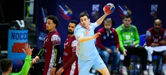Second-half comeback sees Netherlands power past Qatar
