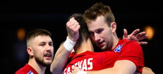 Perfect finish sees Hungary clinch semi-finals berth