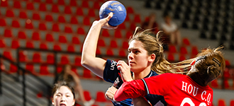 Defensive masterclass sees France progress to quarter-finals with win over the P…