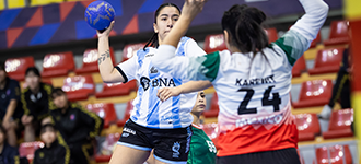 Argentina open account, as they cruise past Mexico