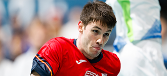 Fernández impresses in his Olympics debut: "At the anthem, I nearly shed a tear"