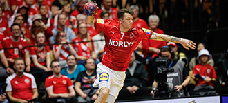 Main round throws off with a rematch of the Paris 2024 Olympic games final 