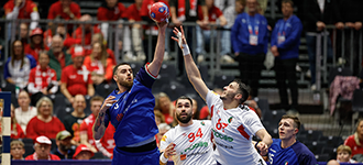 Italy double down with big win over Algeria