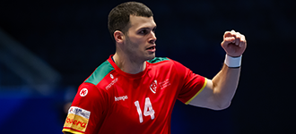 Record attacking outing seals first place for Portugal in Group III