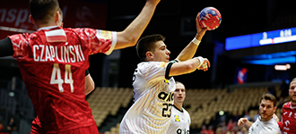 Late surge lifts Germany past Poland