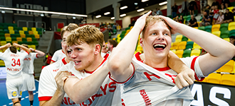 An epic summer evening delivers the two finalists at Poland 2025