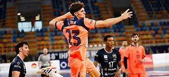 Barcelona's young wings shine to lift them past Taubaté