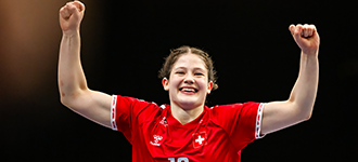 Switzerland take hard-fought win to reach their first-ever World Championship main round