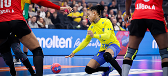 Brazil march through to the quarter-finals in Dortmund