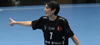 Love for handball fuels Özel at 46 years old: "Mentally, I feel stronger than ever"