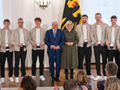 ‘Absolute highlight’ – German men’s beach team receive prestigious Government honour