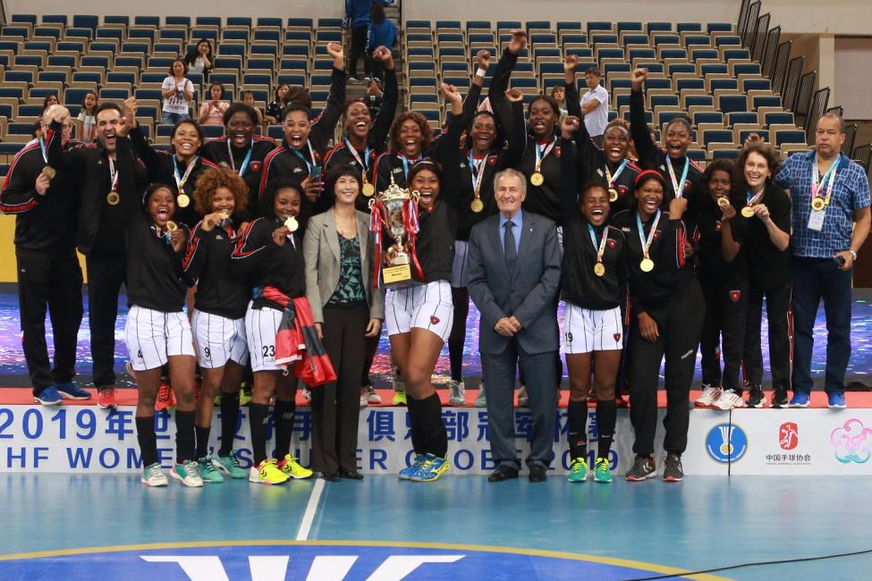 Gold medallists Agosto Luanda