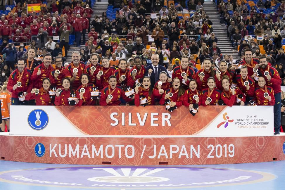 Silver medallists Spain