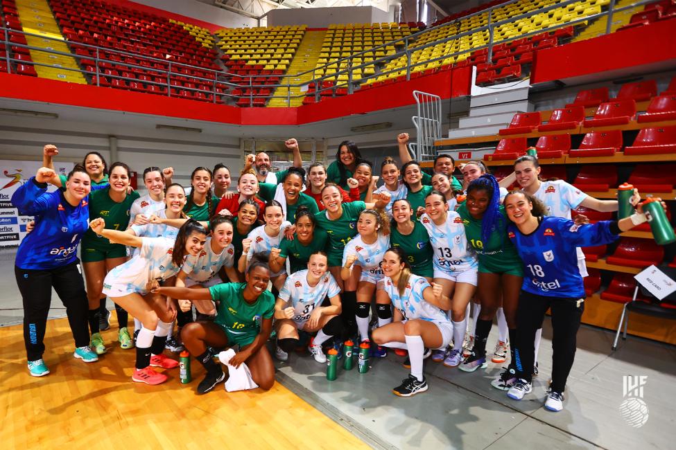 Group photo of Brazil together with Uruguay