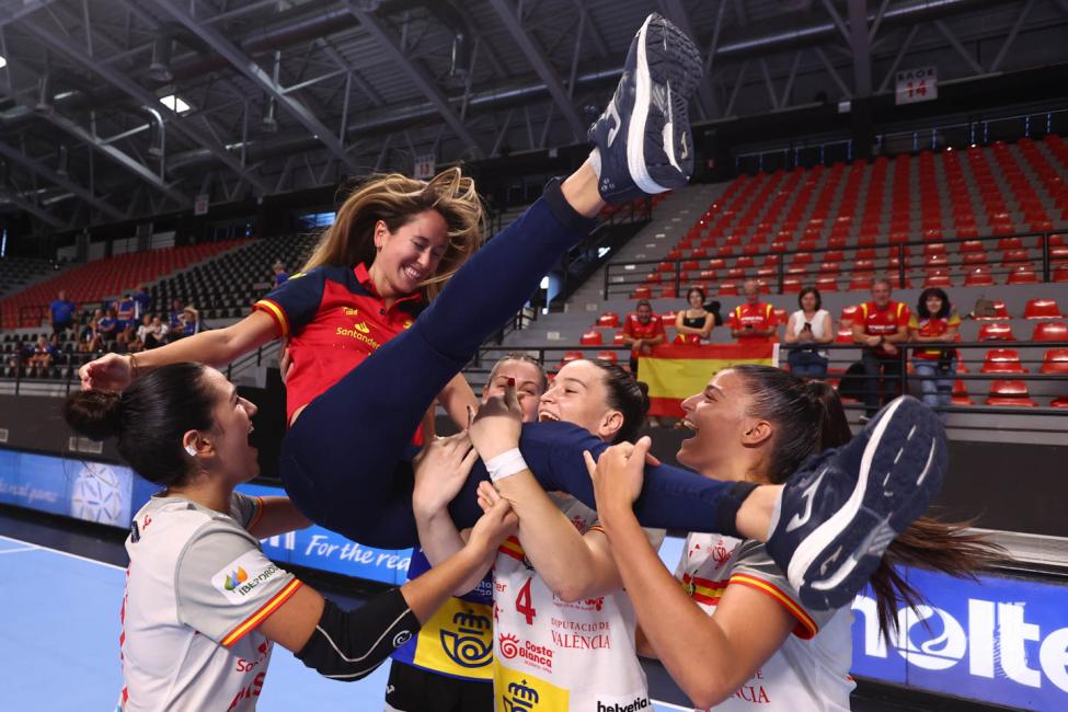 Spain celebrating