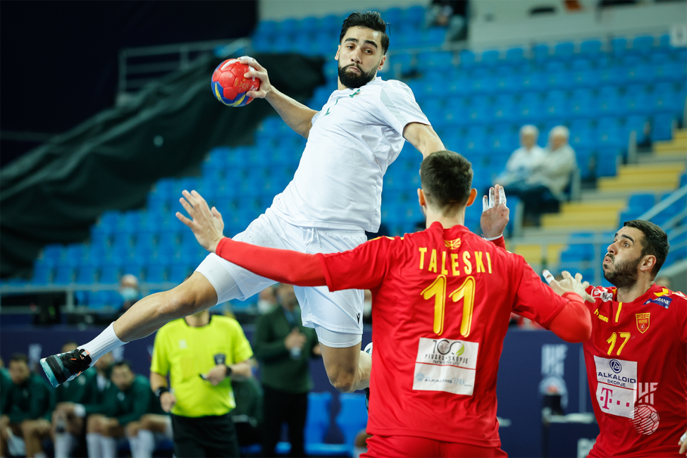 Algeria player shooting