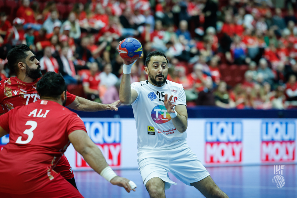 Tunisia player in attack
