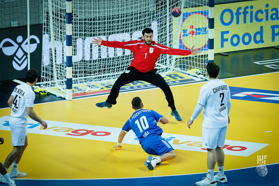 Uruguay goalkeeper trying to save the goal