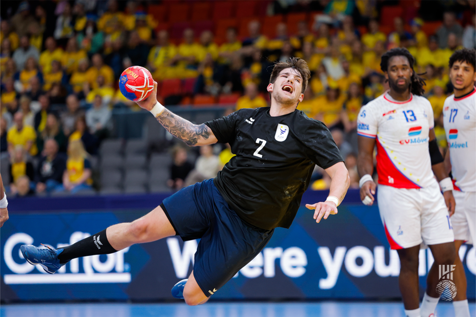 Uruguay player shooting