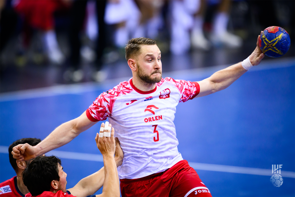 Poland player attacking