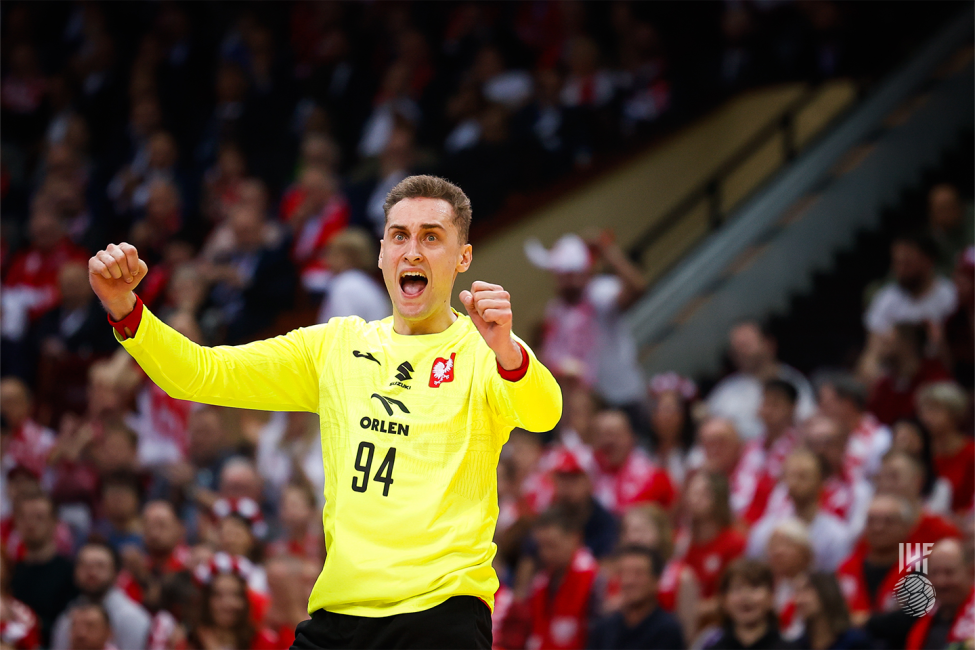 Poland goalkeeper celebrating