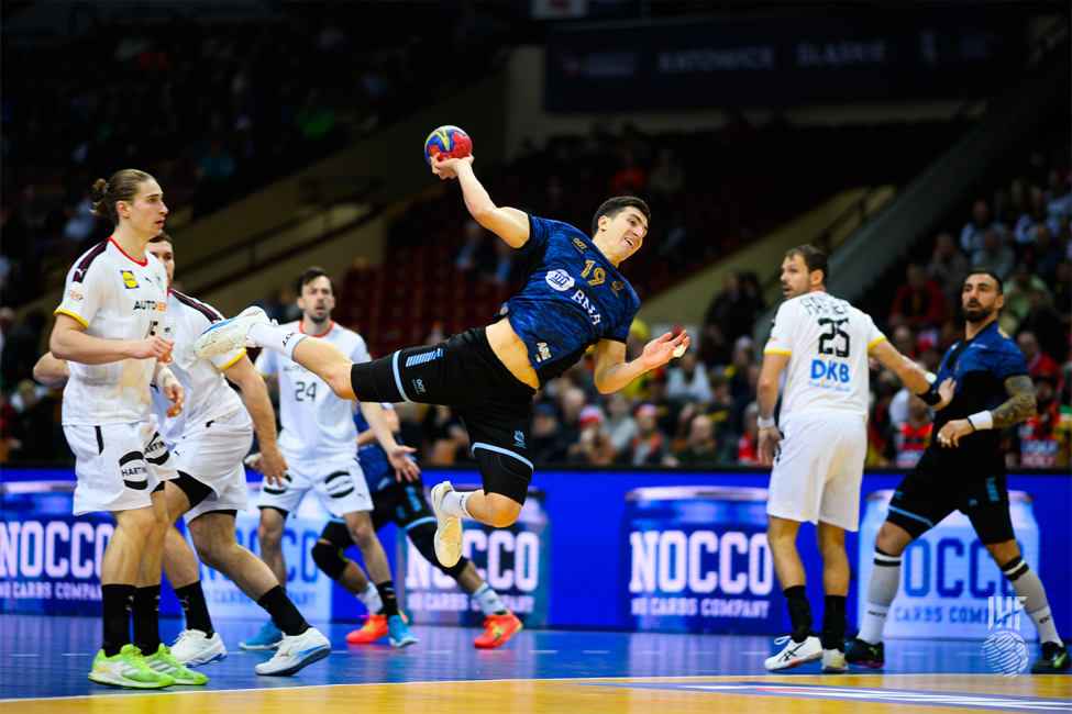 Argentina player shooting