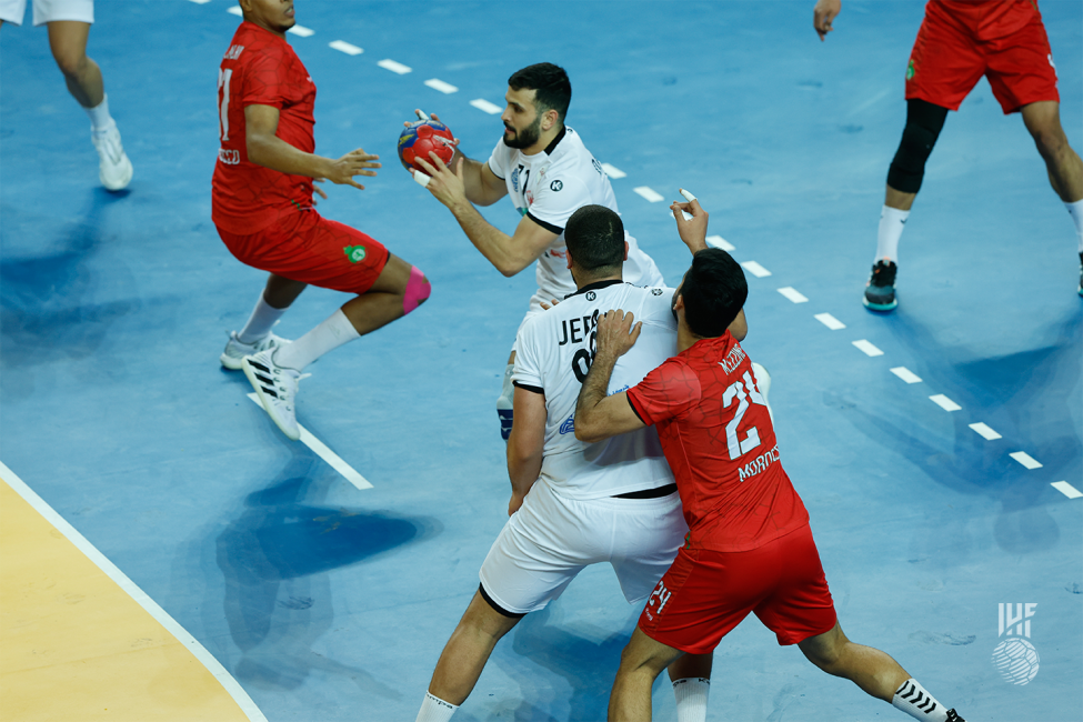 Tunisia player attacking
