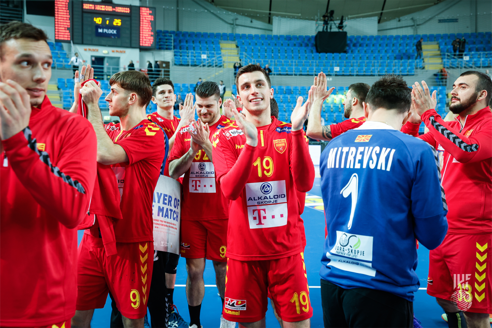 North Macedonia team clapping 