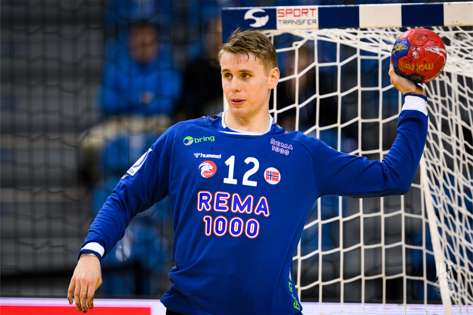 Norway goalkeeper ready to pass the ball