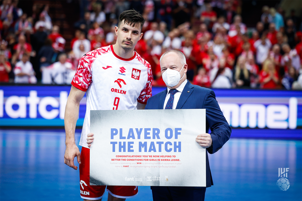 Player of the match award to Poland's player
