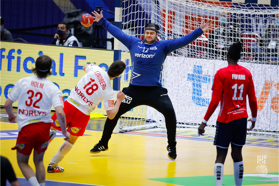 USA goalkeeper trying to save the goal