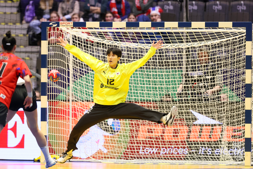 Korea goalkeeper