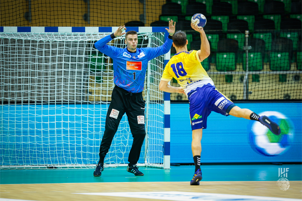 Kielce player shooting