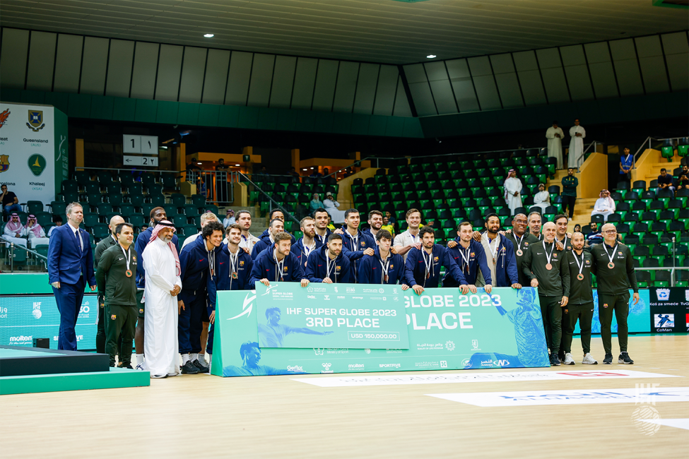 Bronze medallists FC Barcelona