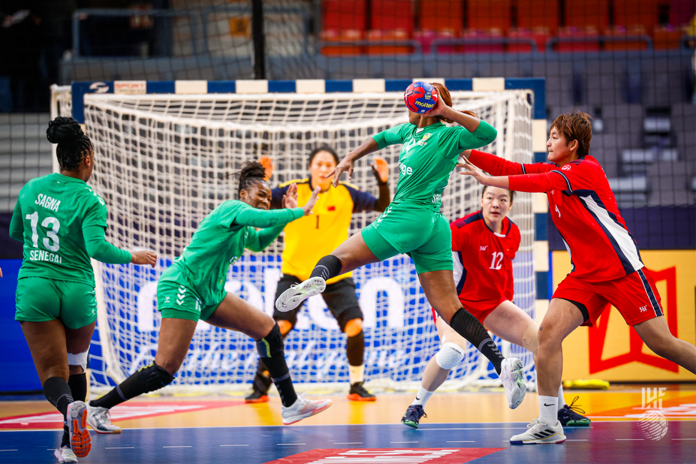 Senegal player shooting