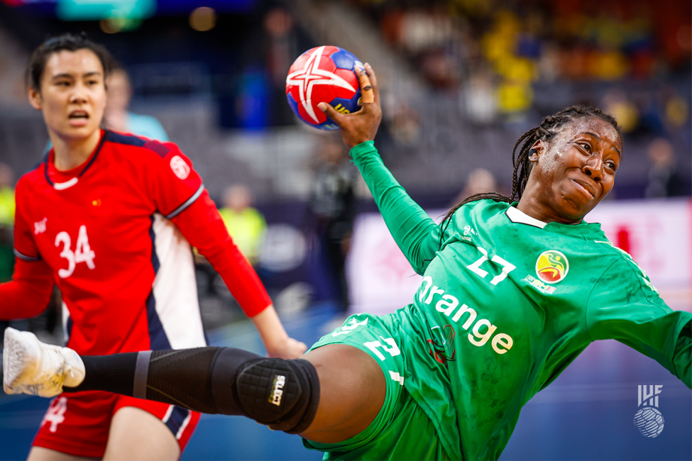 Senegal player shooting