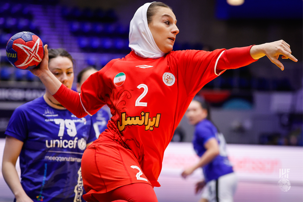 Iran player shooting