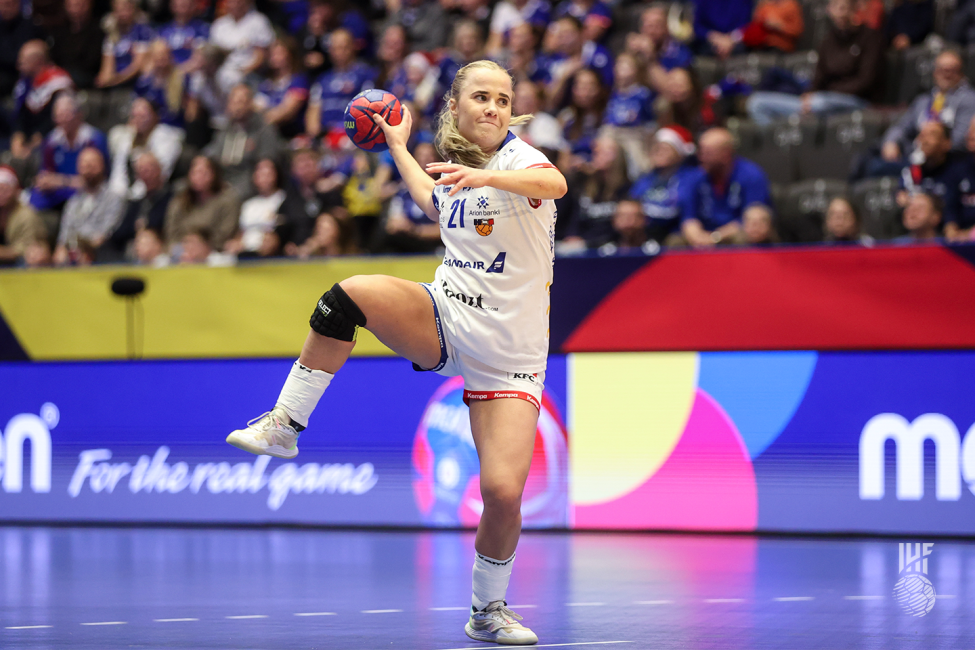 Iceland player ready to execute a seven-metre throw 