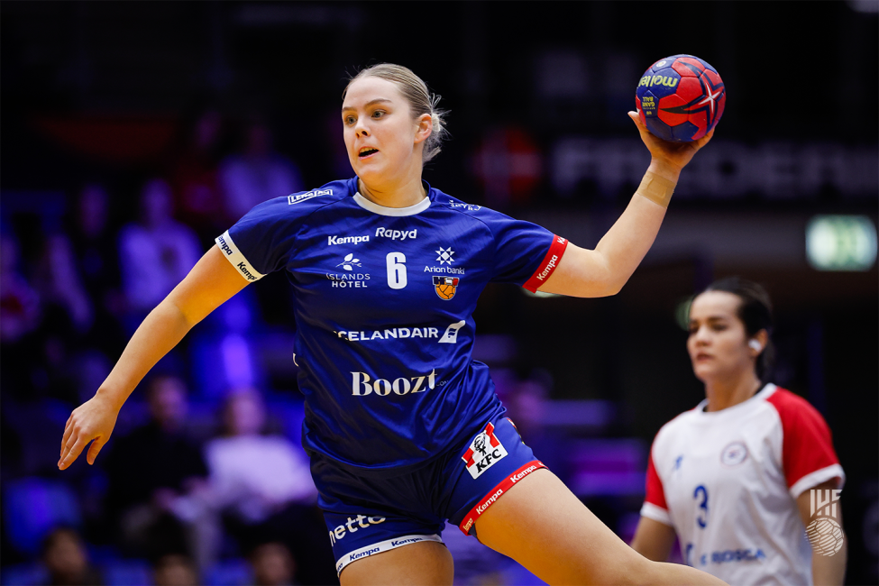 Iceland player shooting