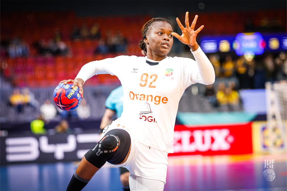 Senegal player shooting