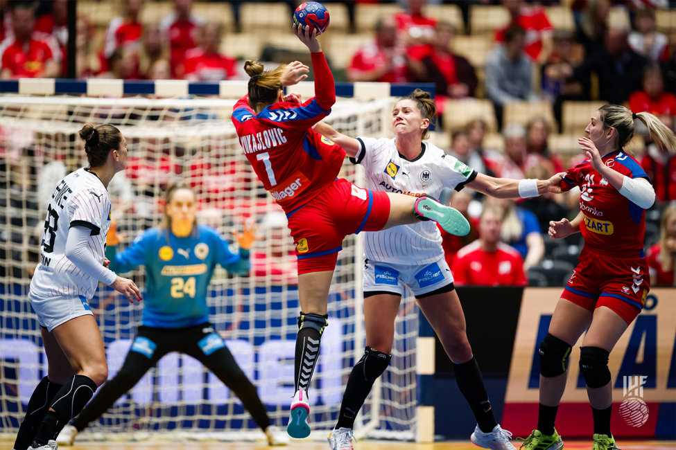 Serbia player shooting